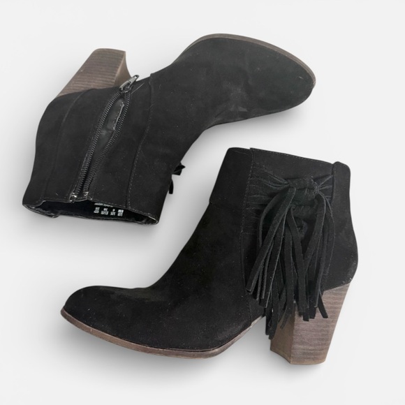 Fergalicious Black Suede Fringe Ankle Boots Women’s 8 Block Heel Western Boho - Picture 3 of 8